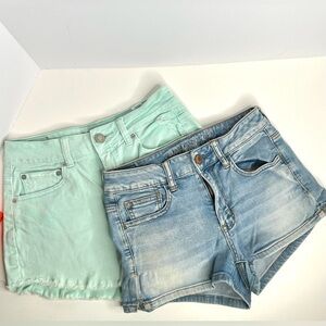 AMERICAN EAGLE WOMENS 2 PAIR BLUE & MINT  DENIM/CUT OFF SHORTS SZ.4